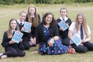 author-cathy-cassidy-with-cramlington-learning-village-students-3